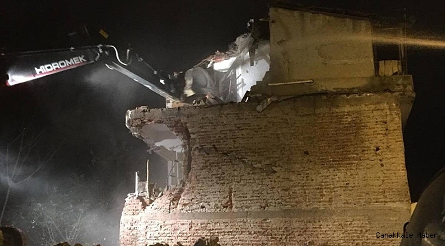 Metruk binalar tek tek yıkılıyor