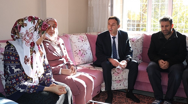 MHP Diyarbakır il yönetimi, evi kundaklanan evlat nöbetindeki aileyle buluştu