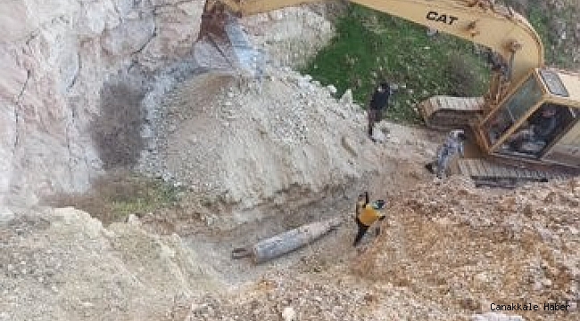 MSB: &quot;Hava Kuvvetleri Komutanlığımıza ait EOD timimiz, El-Bab şehir merkezinde temel kazısı sırasında yerin 5 metre altında tespit edilen MK-84 tipi 1 ton ağırlığındaki genel maksat bombasını kontrollü bir şekilde yerinden çıkararak imha etti.&quot;