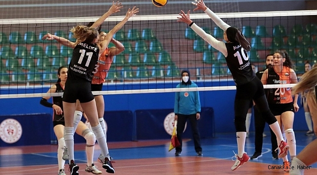 Nevşehir Belediyespor Kadın Voleybol Takımı devreyi galibiyetle kapadı