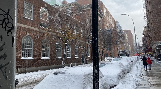 New York son yılların en şiddetli kar fırtınasının etkisi altında