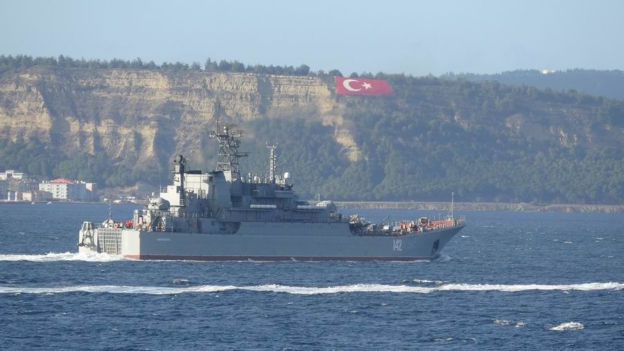 &#039;Novocherkassk&#039; Çanakkale Boğazı’ndan geçti