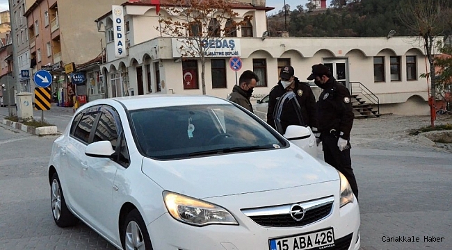 Nüfusunun yüzde 70'i karantinada olan ilçede sıkı denetim