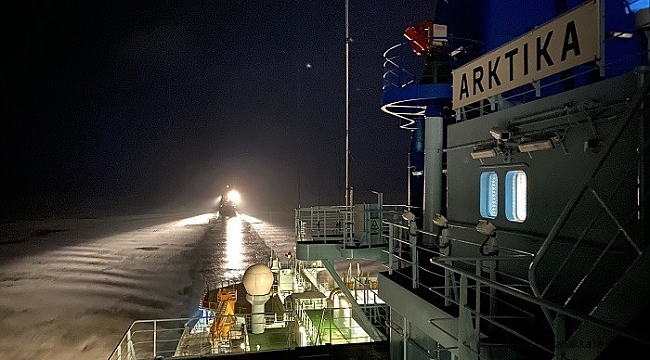 Nükleer buzkıran Arktika ilk görevini başarıyla tamamladı