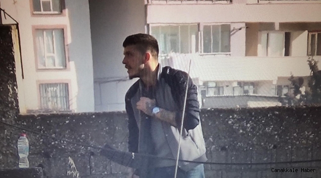 Önce bir otomobili kurşunladı, sonra tüfeği kendisine doğrulttu