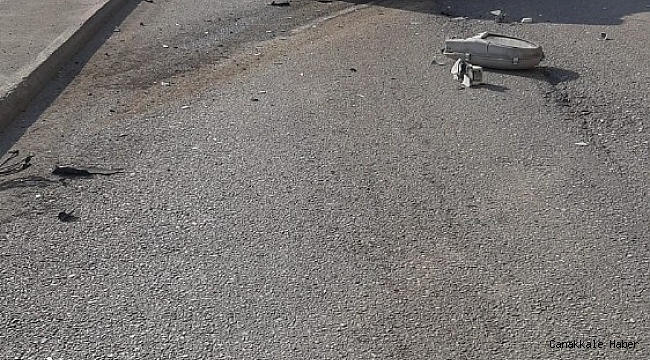 Önce karşı şeride geçti, sonra elektrik direğine çarptı