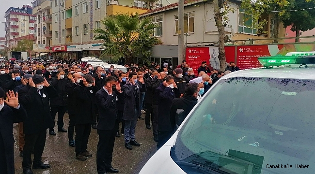 Organ yetmezliğine yenik düşen başhekim çalıştığı hastaneden gözyaşlarıyla uğurlandı