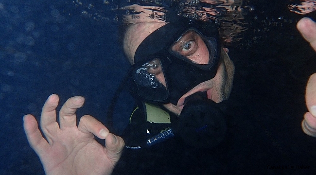 Ortopedik engeline rağmen farkındalık için dalış yaptı