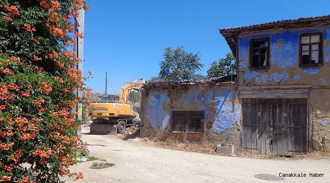 Osmangazi'de tehlike arz eden metruk bina yıkıldı