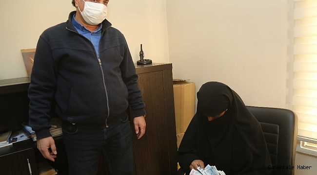 Otobüste bulunan para dolu cüzdan sahibine teslim edildi