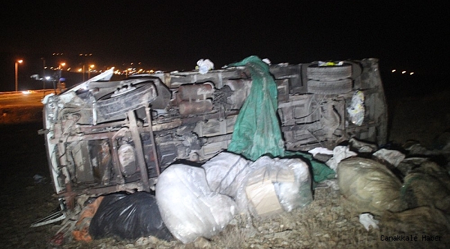 Otomobille çarpışan kamyonet şarampole devrildi: 2 ölü, 4 yaralı