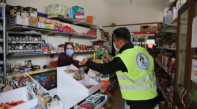 Pamukkale Belediyesinden esnaflara maske desteği
