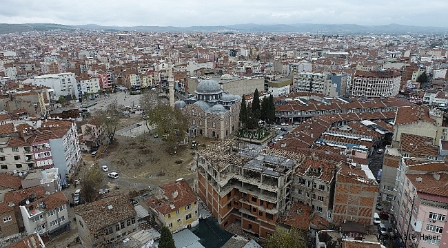 Paşa Camisi&#039;nin siluetine gölge düşüren binalarda çalışma başladı