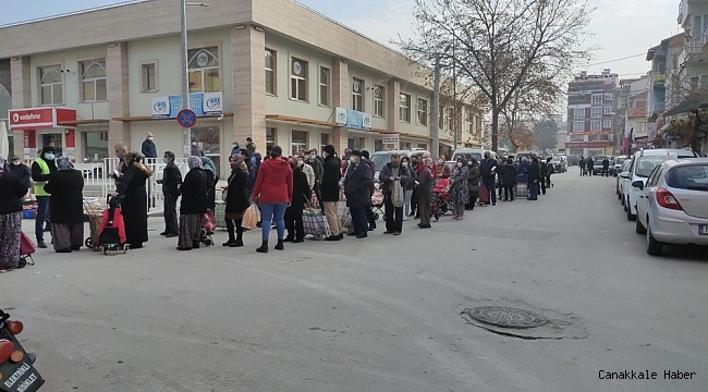 Pazarda ucu görünmeyen HES Kodu kuyruğu sosyal mesafe tanımadı