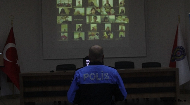 Polis öğrencileri &quot;uzaktan&quot; uyardı
