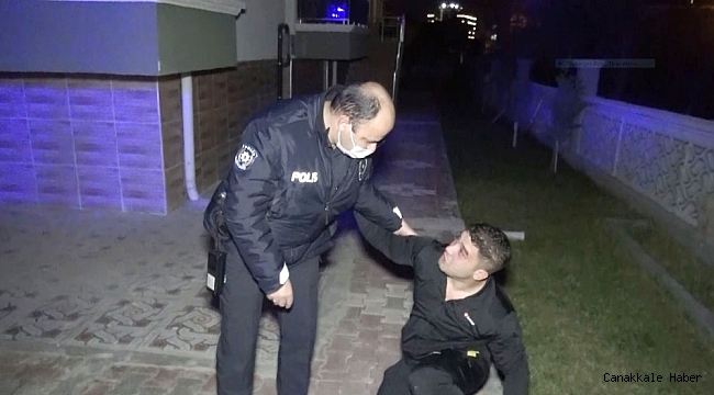 Polisin elini tuttu, ağlayarak yalvardı: "Beni babamın mezarına götürün"