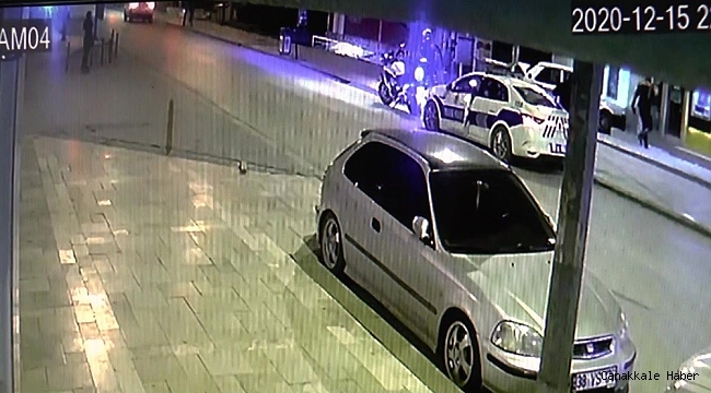 Polisten kaçarken bankaya dalan otomobil güvenlik kameralarına yansıdı