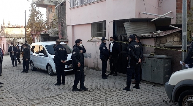 Rehin aldığı annesini öldürdü