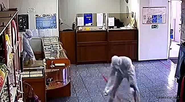 Rusya&#039;da Covid-19 koruyucu ekipmanlı soygun