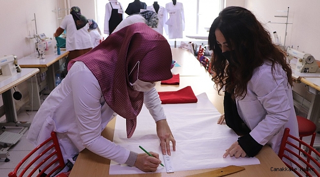 Sağlık çalışanlarının kıyafetleri ev hanımlarından