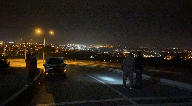 Sakarya&#039;da lüks araç uzun namlulu silahlarla kurşunlandı