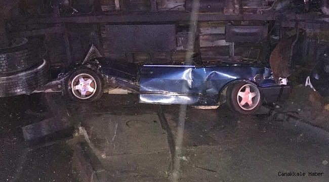 Samsun'da kamyon otomobilin üzerine devrildi: 1 yaralı