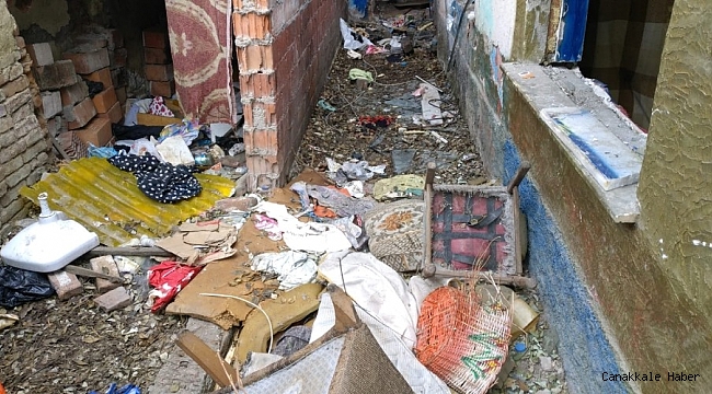 Şehrin göbeğindeki metruk bina tehlike saçıyor