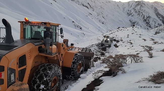 Şemdinli&#039;de karla mücadele çalışması