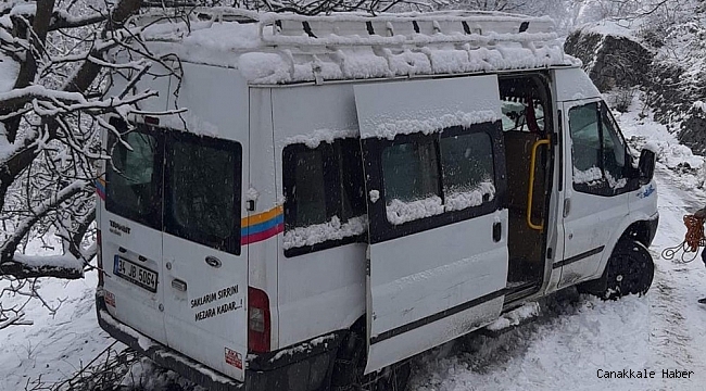 Siirt&#039;te uçurumun kenarında mahsur kalan yolcu minibüsü kurtarıldı