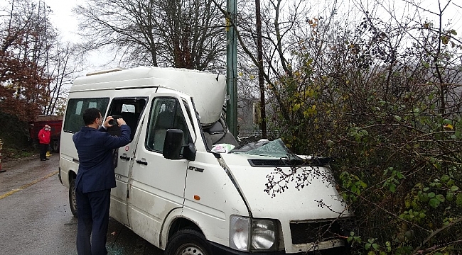 Şile'de minibüs ile kamyonet çarpıştı: 8 yaralı