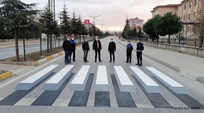 Simav Belediyesi'nden 3 boyutlu yaya geçidi çalışması
