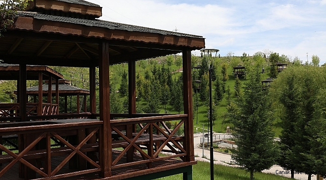 Sincan Belediyesi atölyesi çalışıyor, usta eller ilçeyi güzelleştiriyor