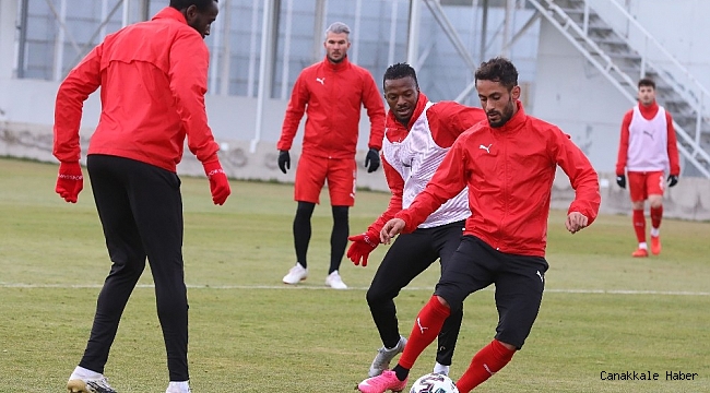 Sivasspor&#039;da 3 isim takıma döndü