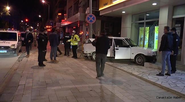 Sokağa çıkma kısıtlamasında polisin "dur" ihtarına uymadı, kaçarken bankaya daldı