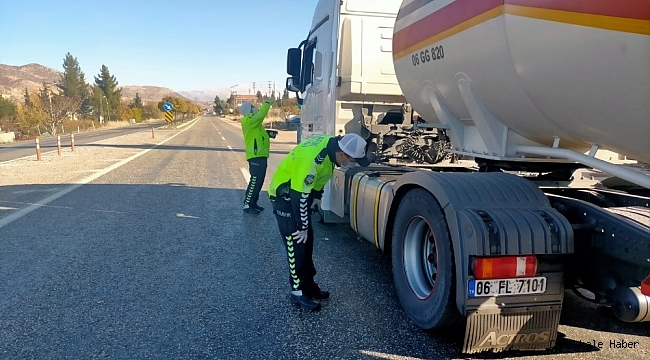 Sokağa çıkma kısıtlamasında yol uygulaması