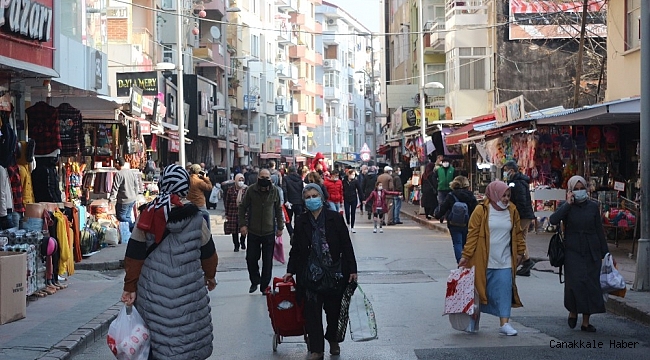 Sokağa çıkma kısıtlamasının ardından caddeler dolup taştı