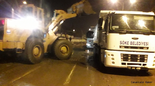 Söke'de aşırı yağış karayolunu trafiğe kapattı