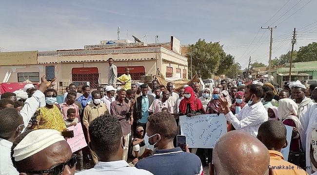 Sudan'da hükümet karşıtı protestoya polisten gazlı müdahale