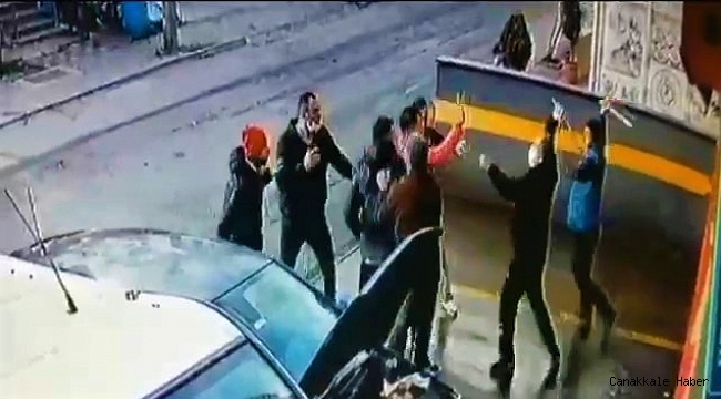 Tamirhanede levye ve sopalı kavga kamerada