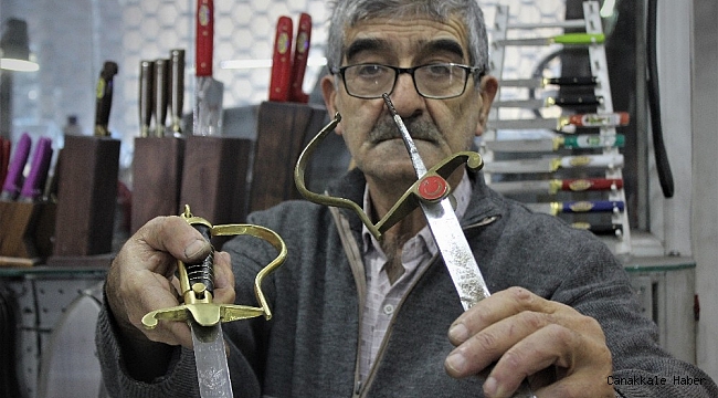 Tarihî kılıçlar Bursalı ustanın elinde ilk günkü ihtişamına kavuşuyor