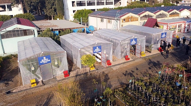 Tarsus Belediyesi, geri dönüşüm malzemelerinden 4 adet sera kurdu