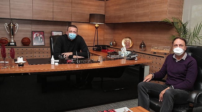 TBF Başkanı Hidayet Türkoğlu Milli Takım Heyeti ile bir araya geldi