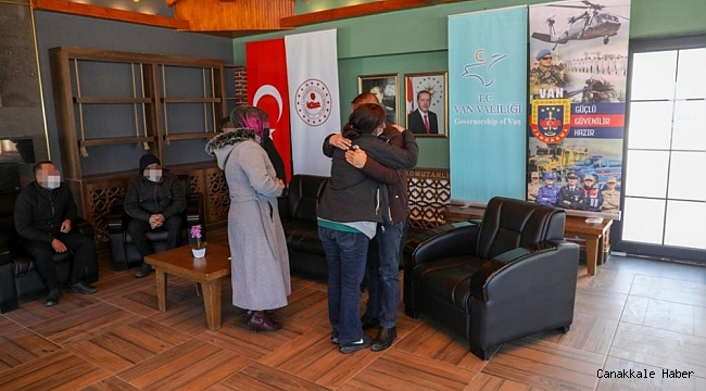 Teslim olan PKK&#039;lı ailesiyle buluştu