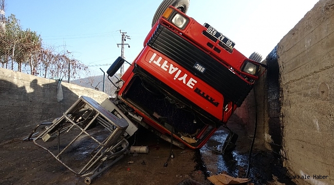 Tokat'ta itfaiye aracı devrildi: 2 yaralı