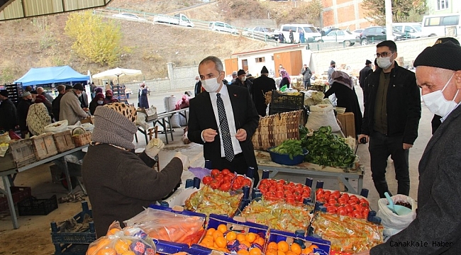 Tosya Kaymakamı pazarda Covid-19 denetimlerine çıktı