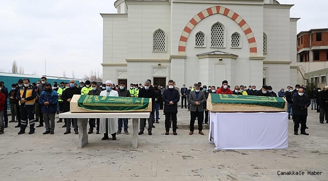 Trafik kazasında hayatını kaybeden 2 kişi toprağa verildi