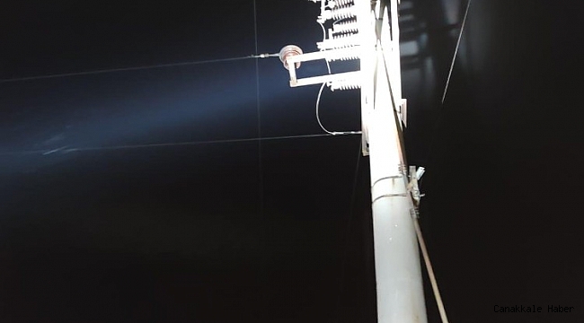 Trafodan kablo çalmaya çalışırken elektrik akımına kapıldılar, 1 ölü 3 yaralı