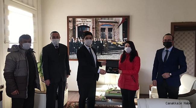 Türkiye üçüncüsü oldu, Kaymakam Taş makamında misafir etti