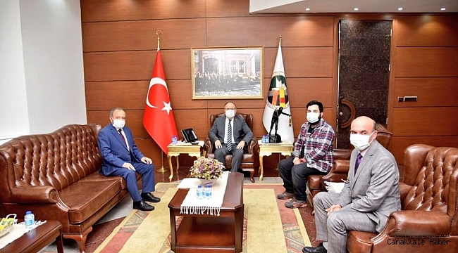 Türkiye&#039;nin ilk cep uydusunun maketini takdim ettiler