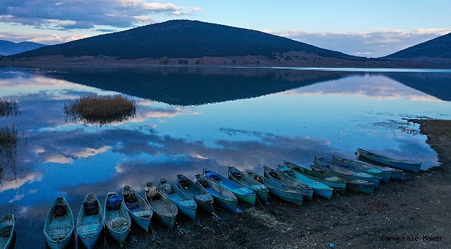 Türkiye&#039;nin yerleşim yeri bulunan tek göl adası &#039;Mada&#039; her mevsim farklı bir renk sunuyor